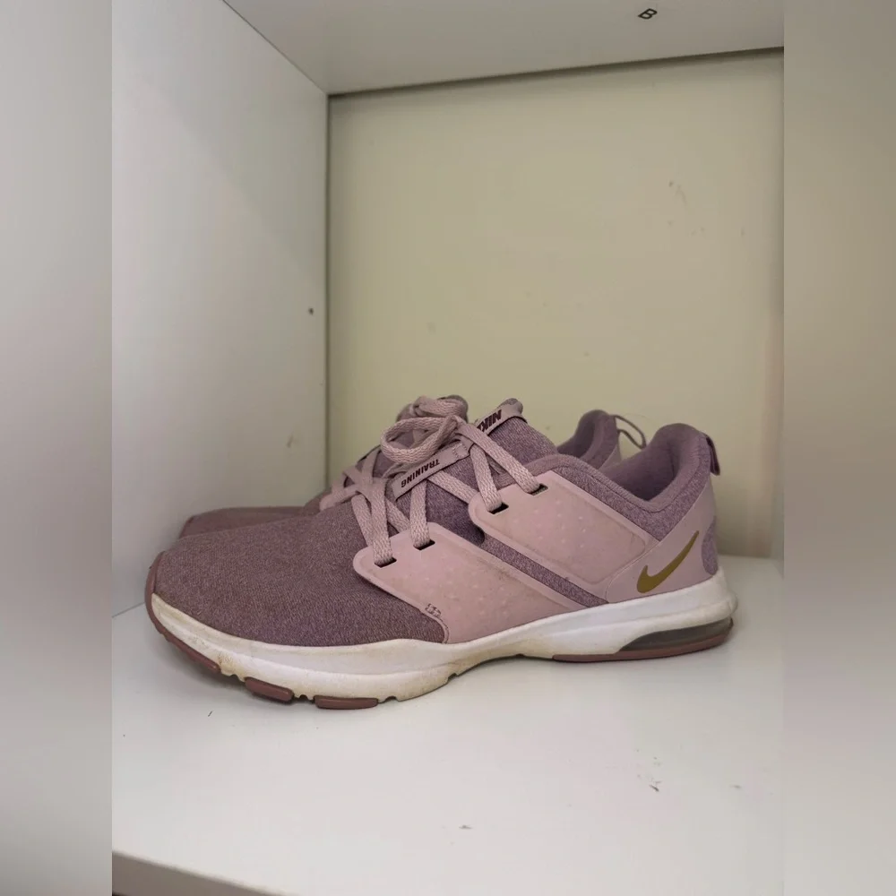 Nike Womens Air Bela TR Running Shoe Pink purple with Gold Swoosh size 8 - Picture 4 of 7
